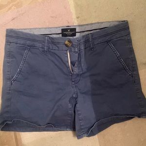 American Eagle stretch denim shorts- size 6!!